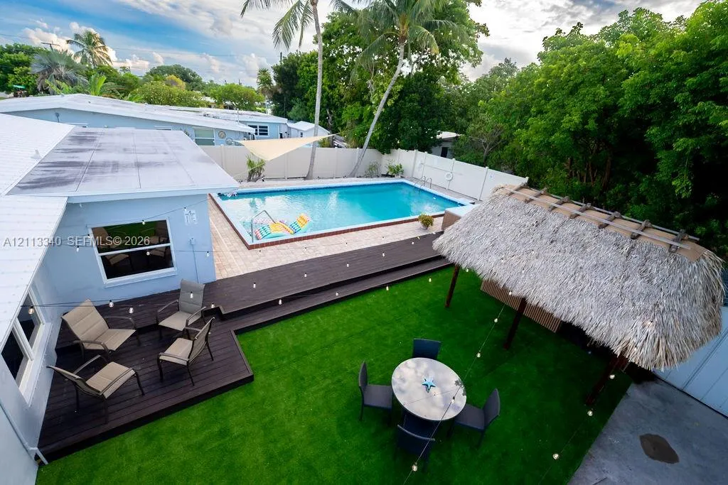 2705 Dolphin Drive