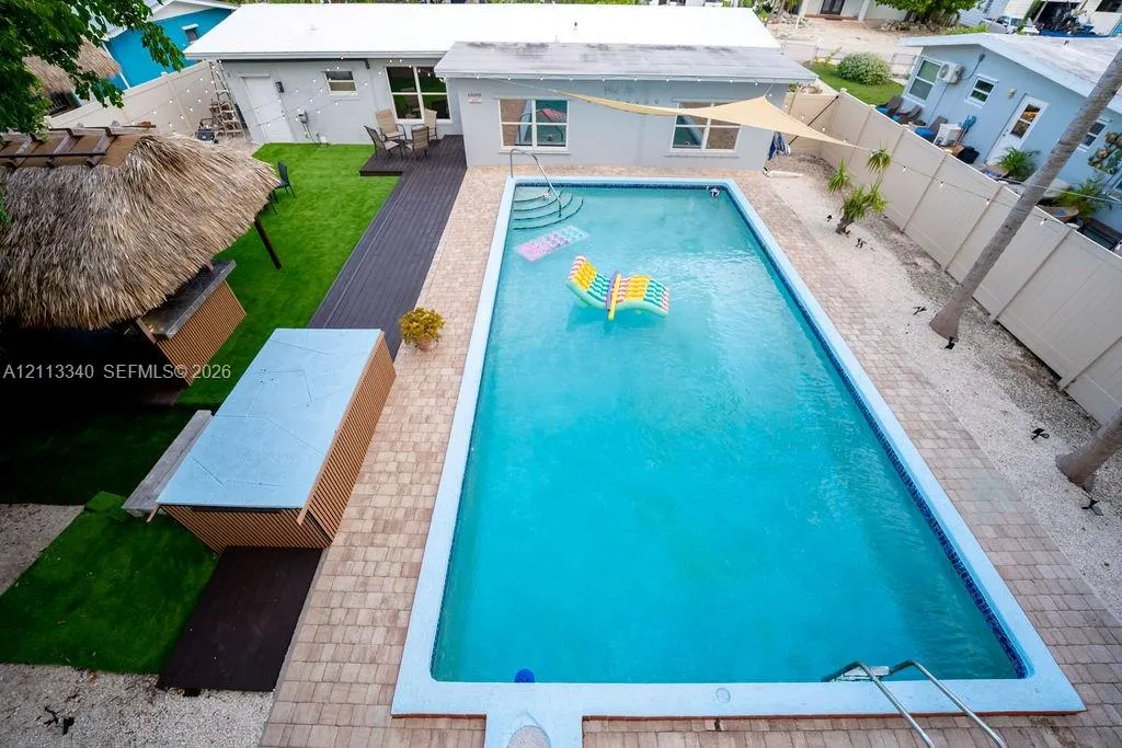 2705 Dolphin Drive