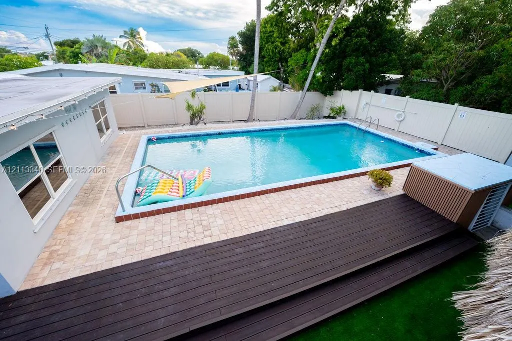 2705 Dolphin Drive
