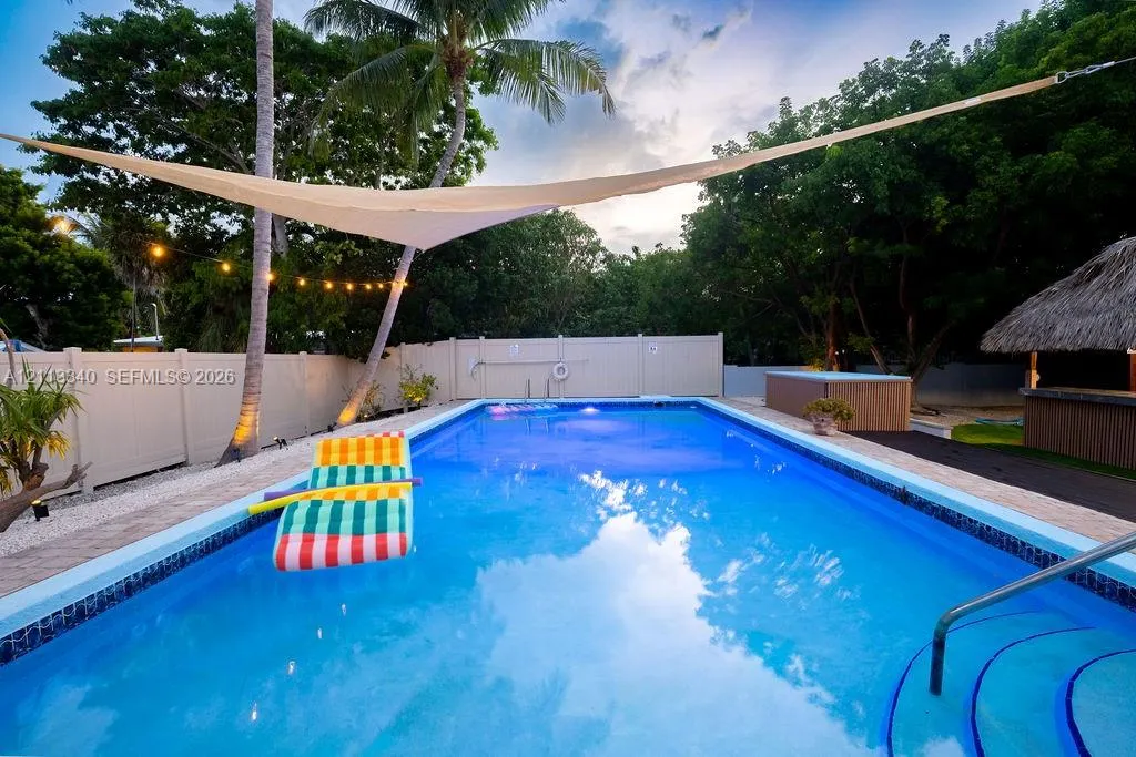 2705 Dolphin Drive
