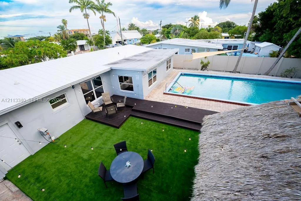 2705 Dolphin Drive
