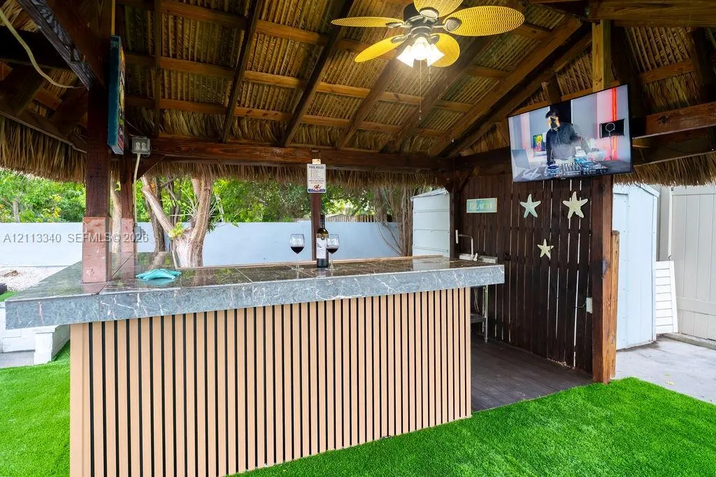2705 Dolphin Drive