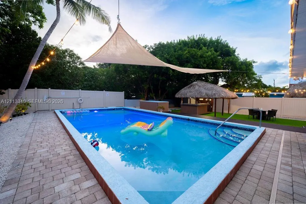 2705 Dolphin Drive