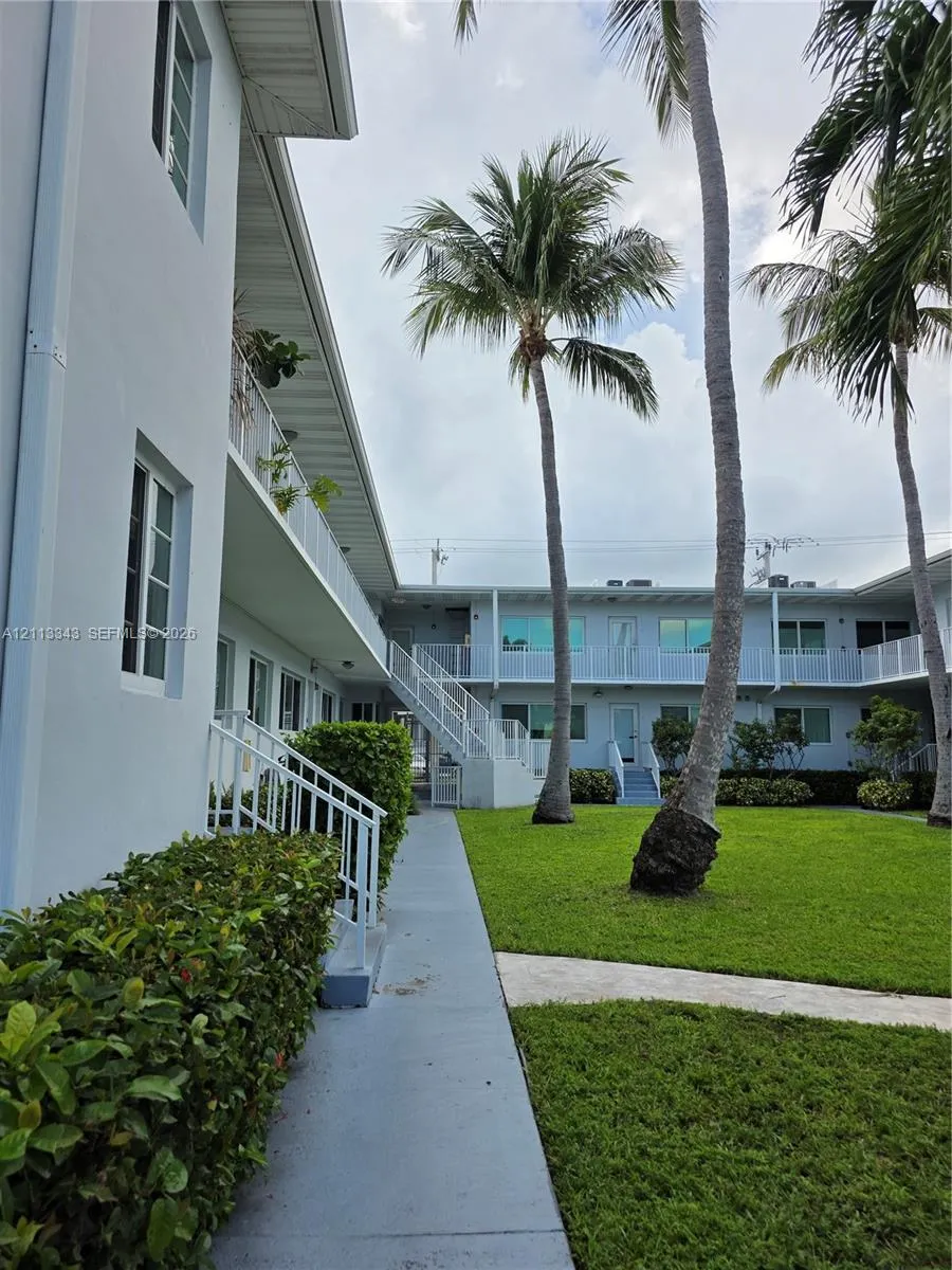 7207 Bay Drive #2