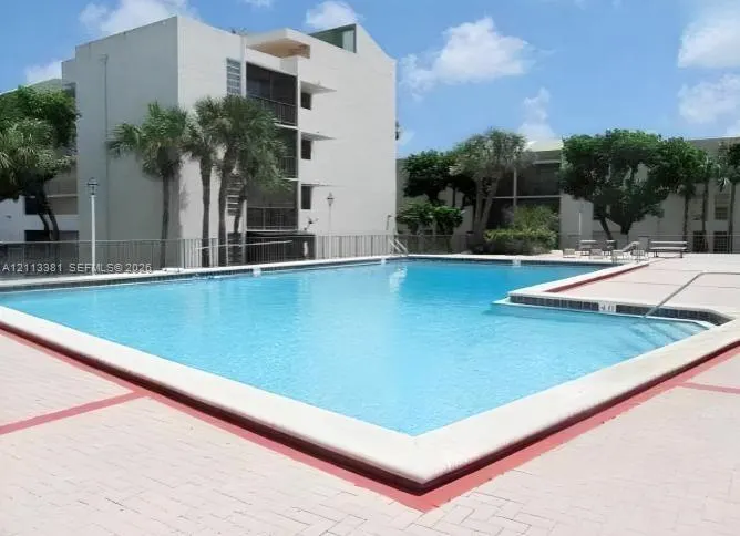 8860 Fontainebleau Boulevard #208