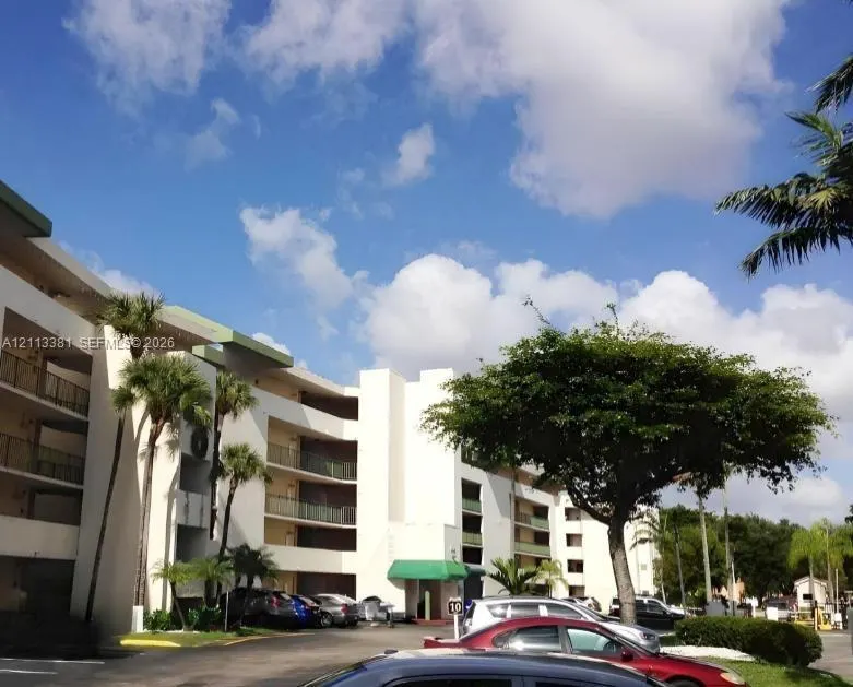8860 Fontainebleau Boulevard #208