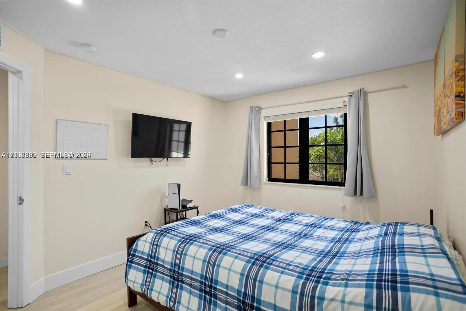 385 NE 194th Terrace #385