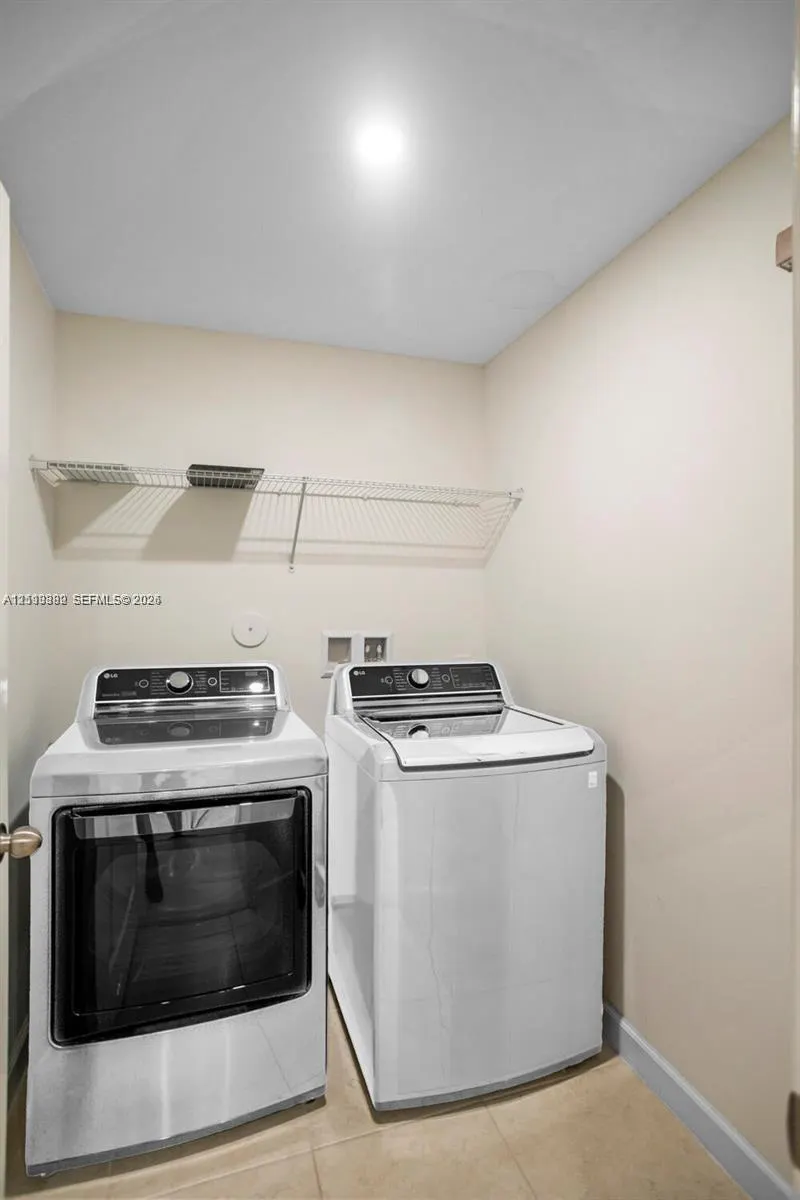 385 NE 194th Terrace #385