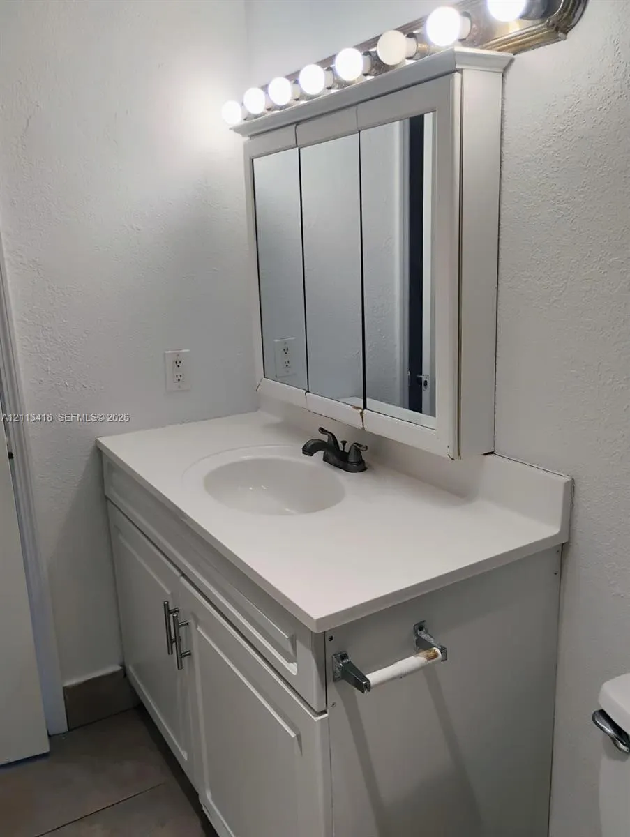 15600 NW 7th Avenue #615