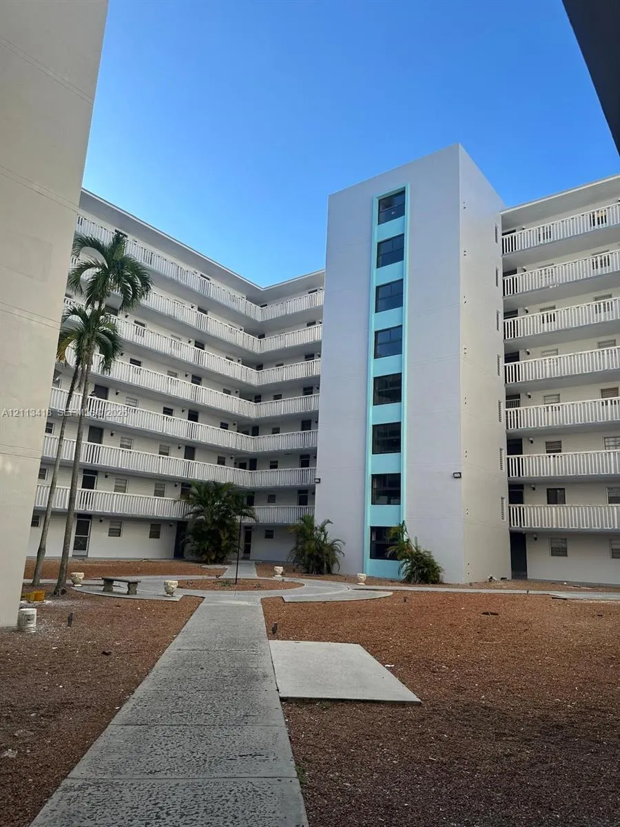 15600 NW 7th Avenue #615