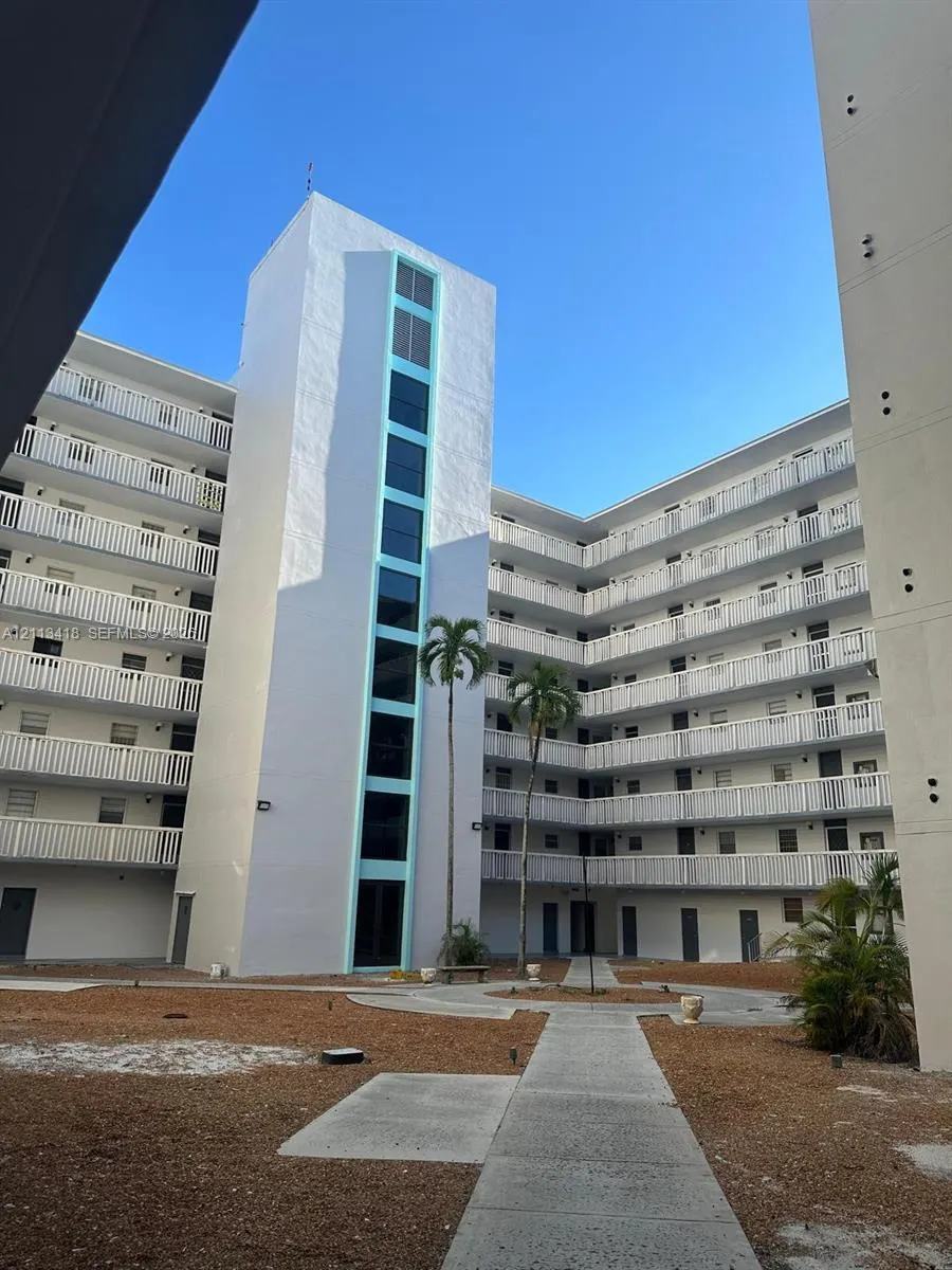 15600 NW 7th Avenue #615