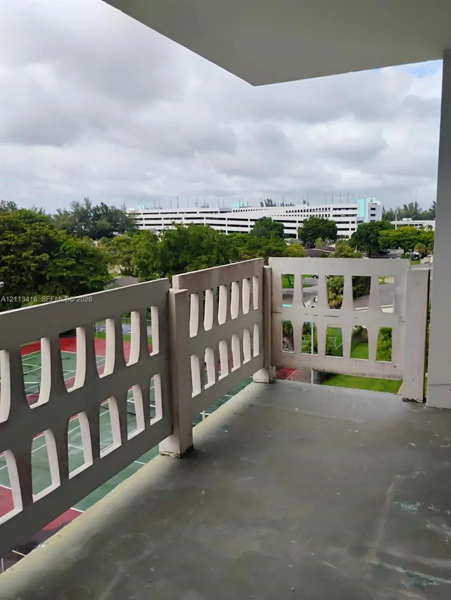 15600 NW 7th Avenue #615