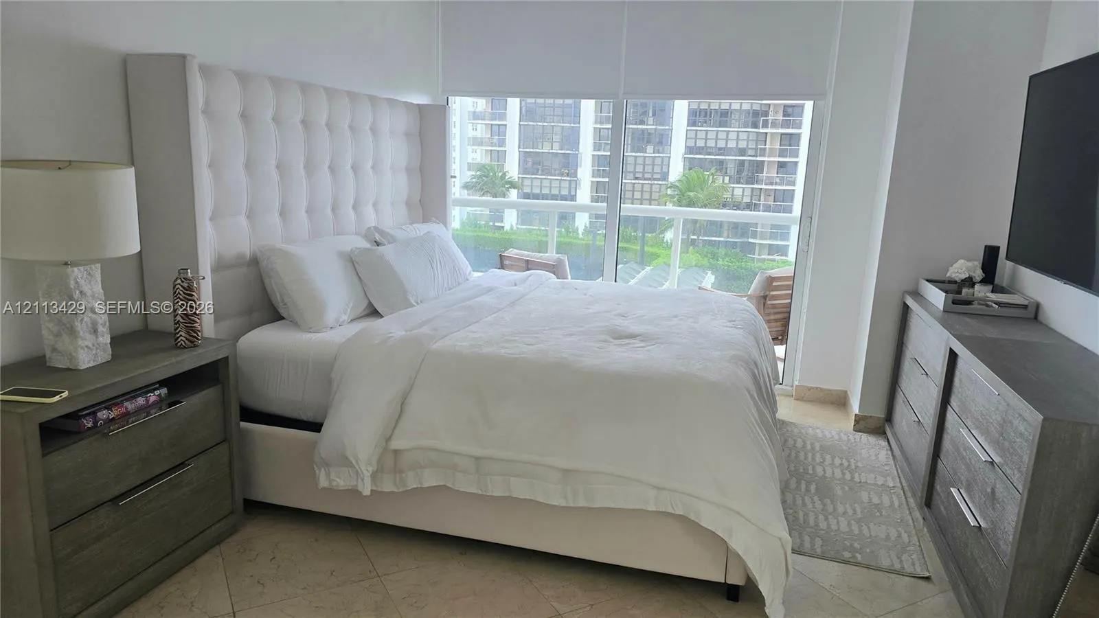 6365 Collins Avenue #909
