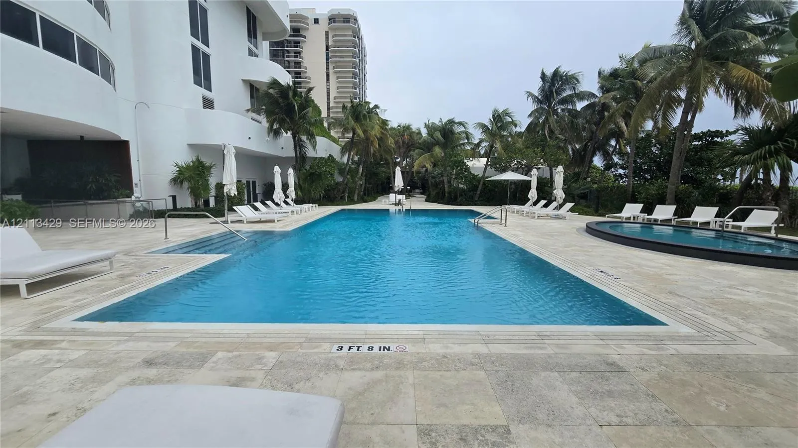 6365 Collins Avenue #909