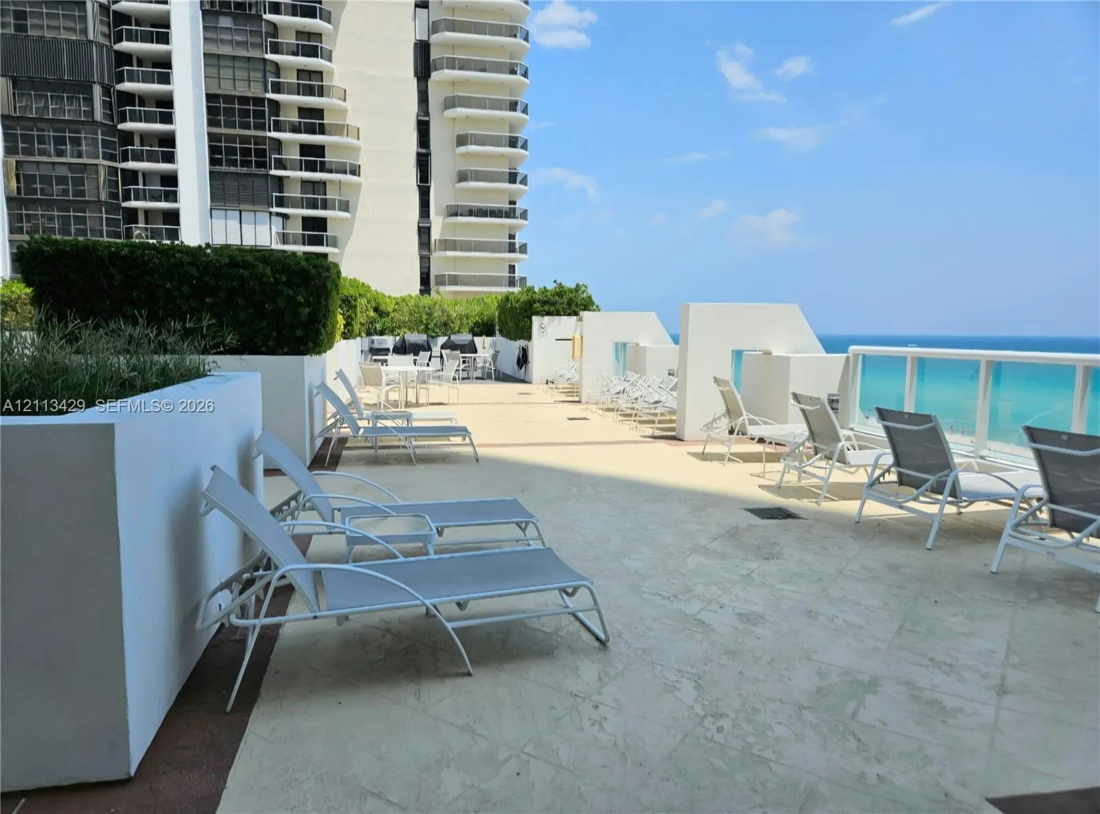 6365 Collins Avenue #909