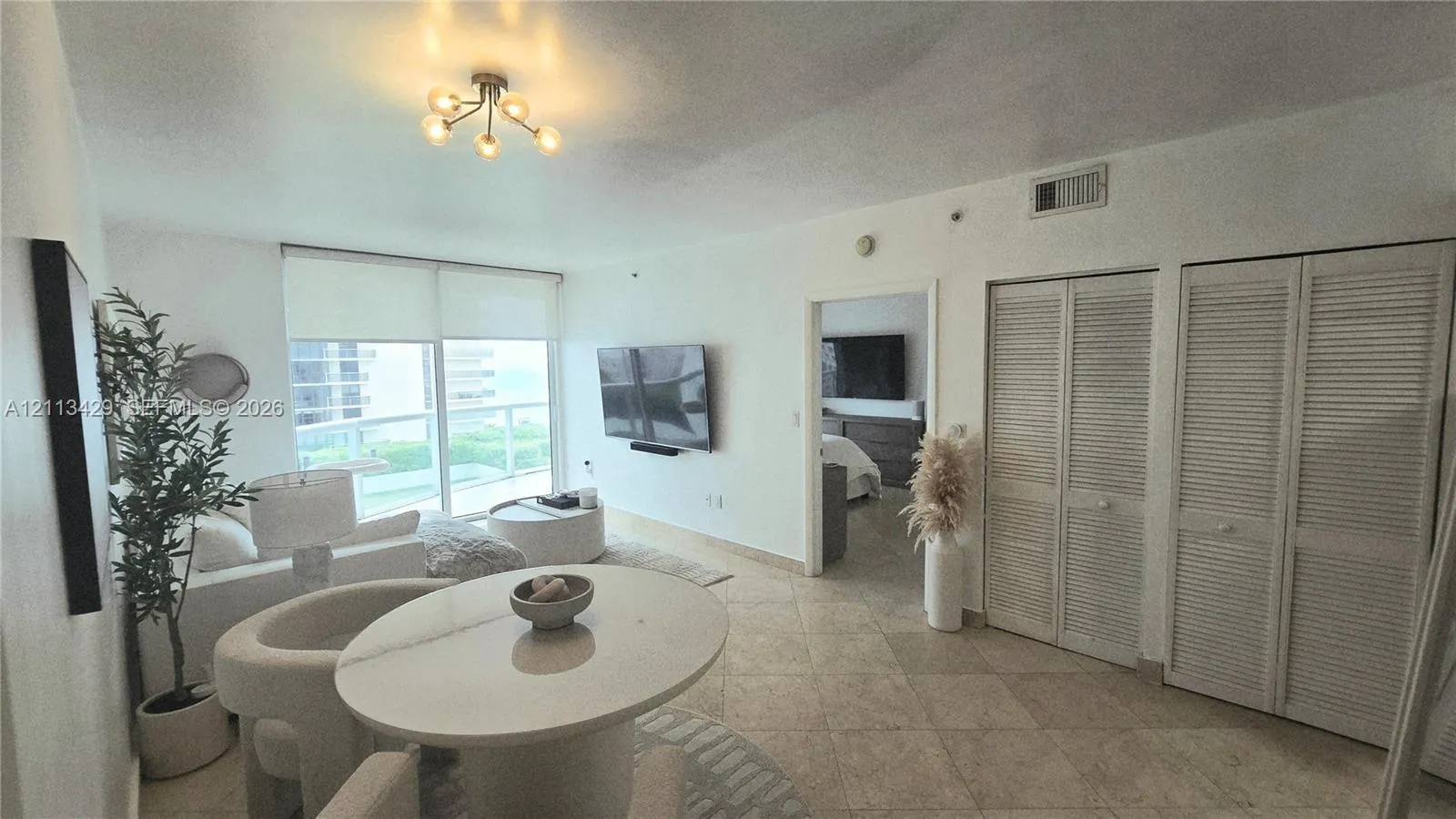 6365 Collins Avenue #909