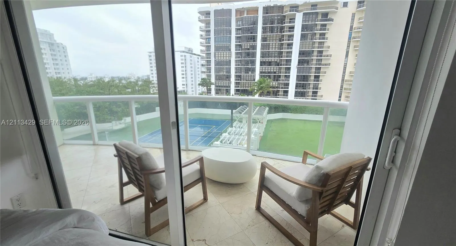 6365 Collins Avenue #909