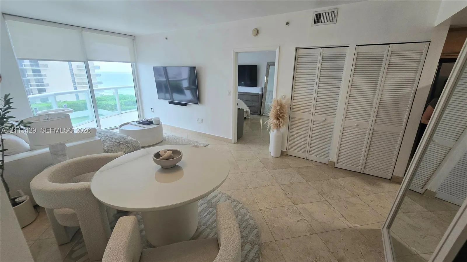 6365 Collins Avenue #909