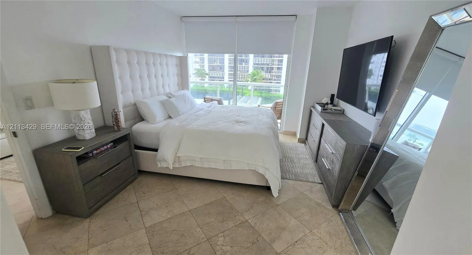 6365 Collins Avenue #909