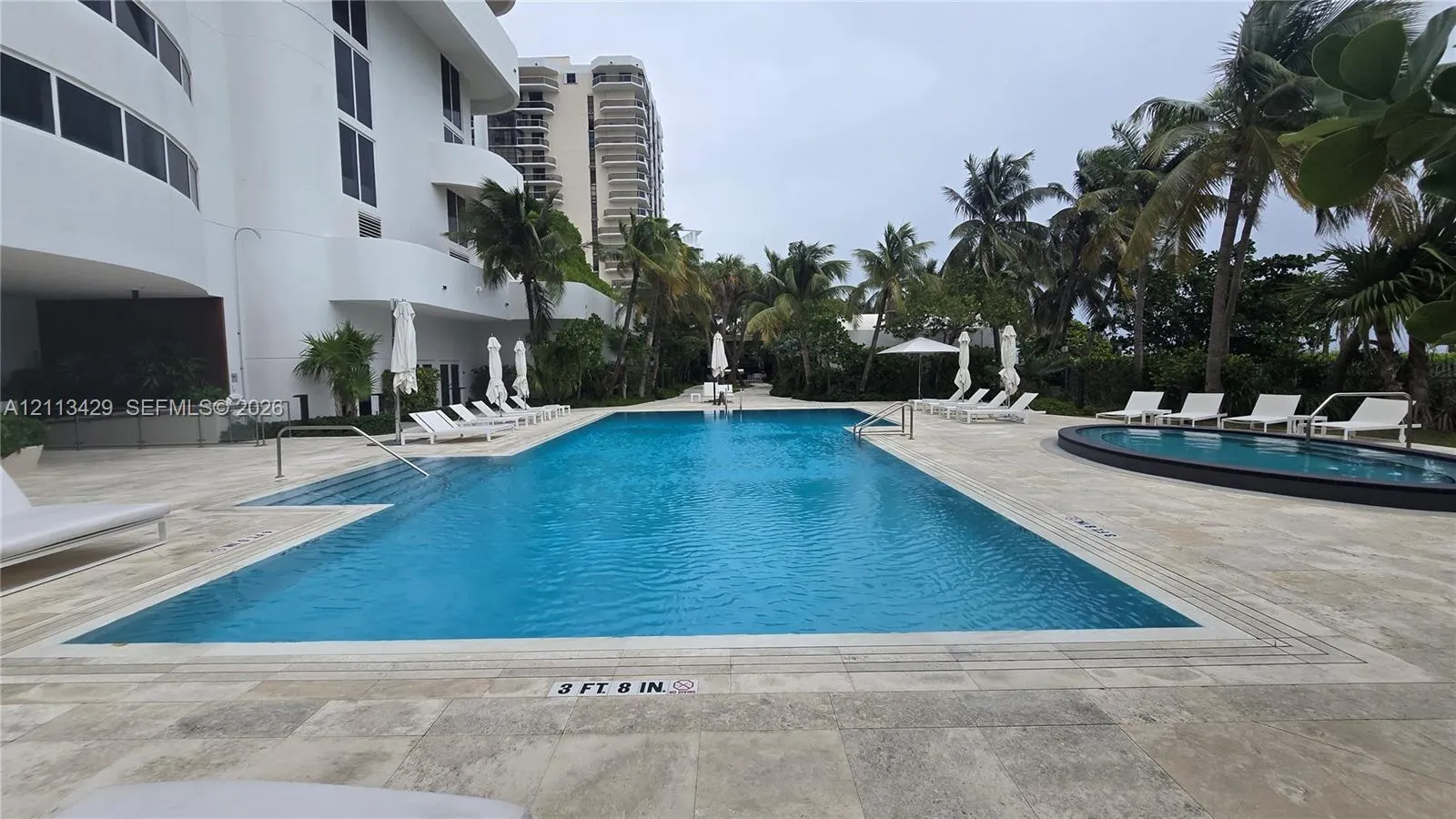 6365 Collins Avenue #909