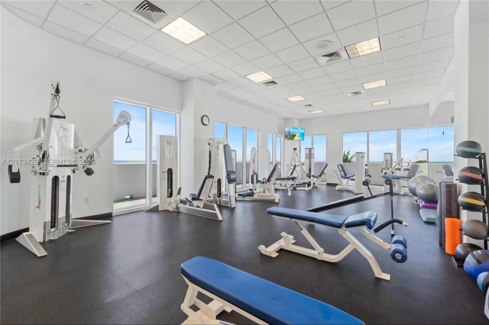 6365 Collins Avenue #909