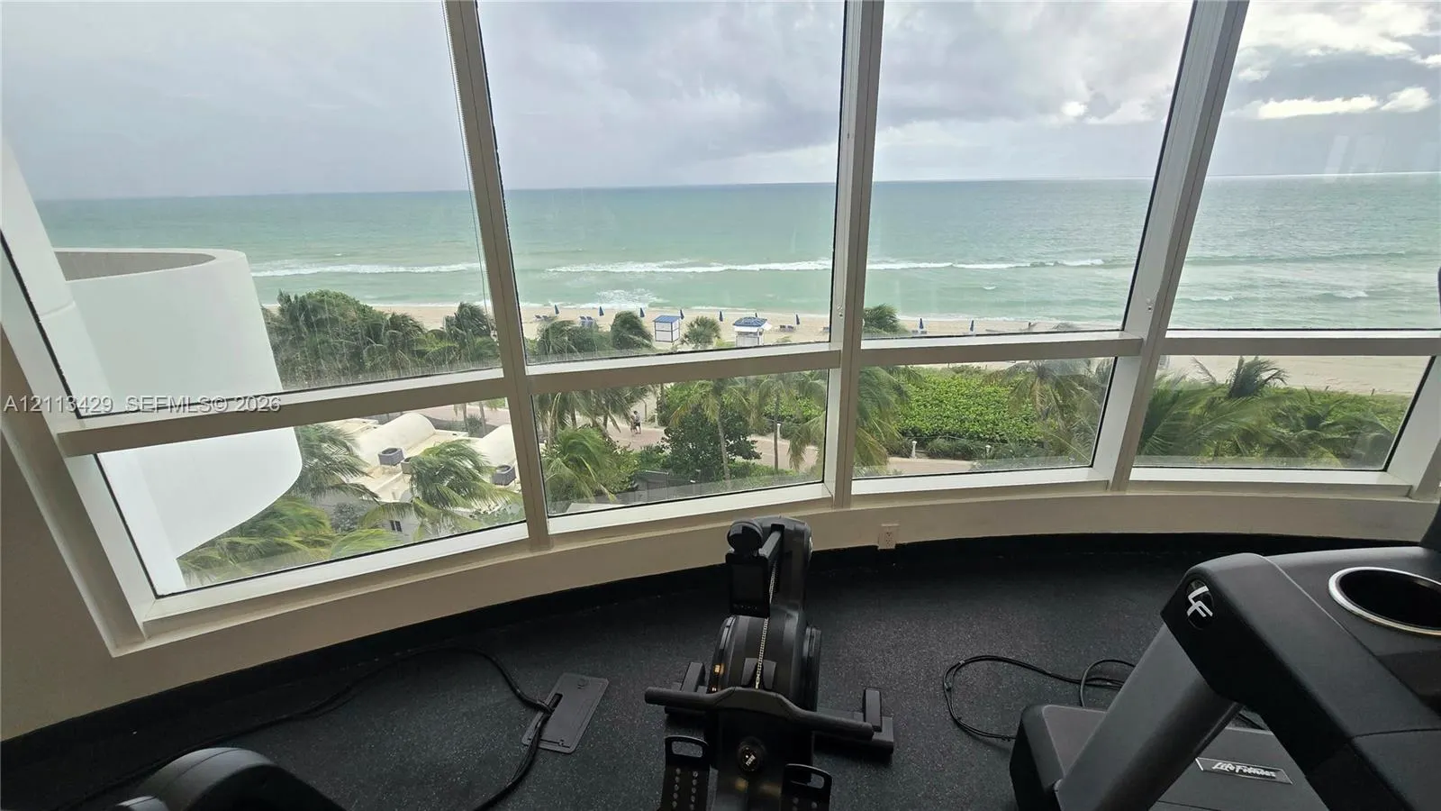 6365 Collins Avenue #909