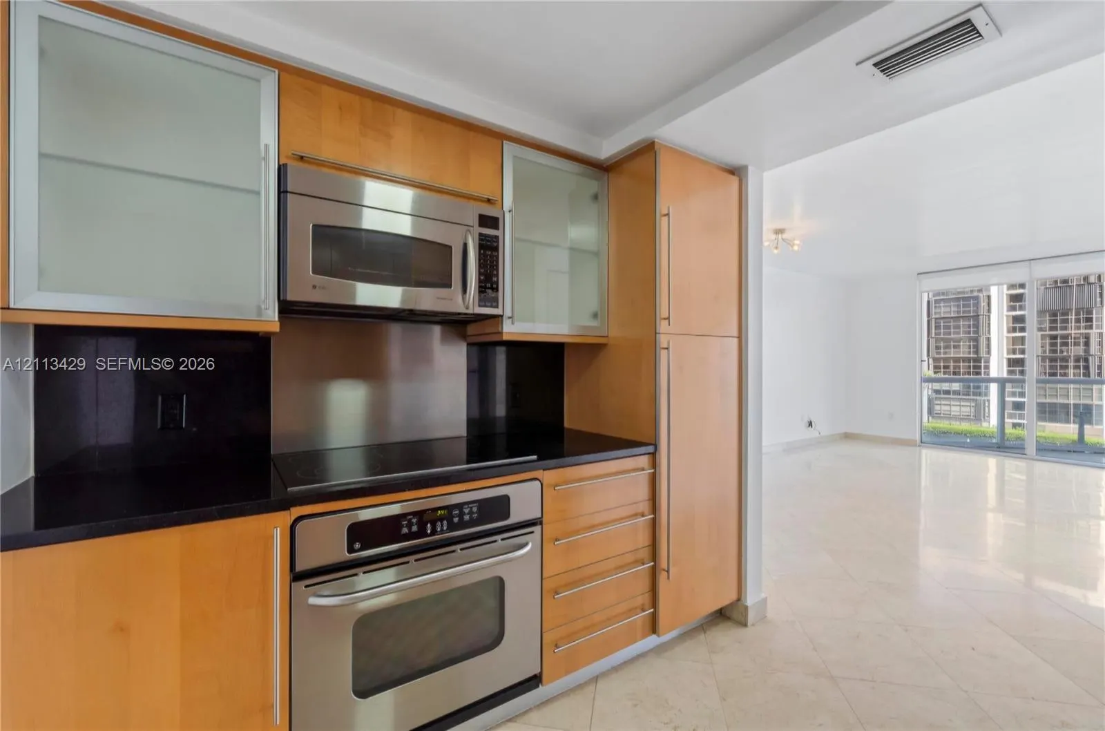 6365 Collins Avenue #909