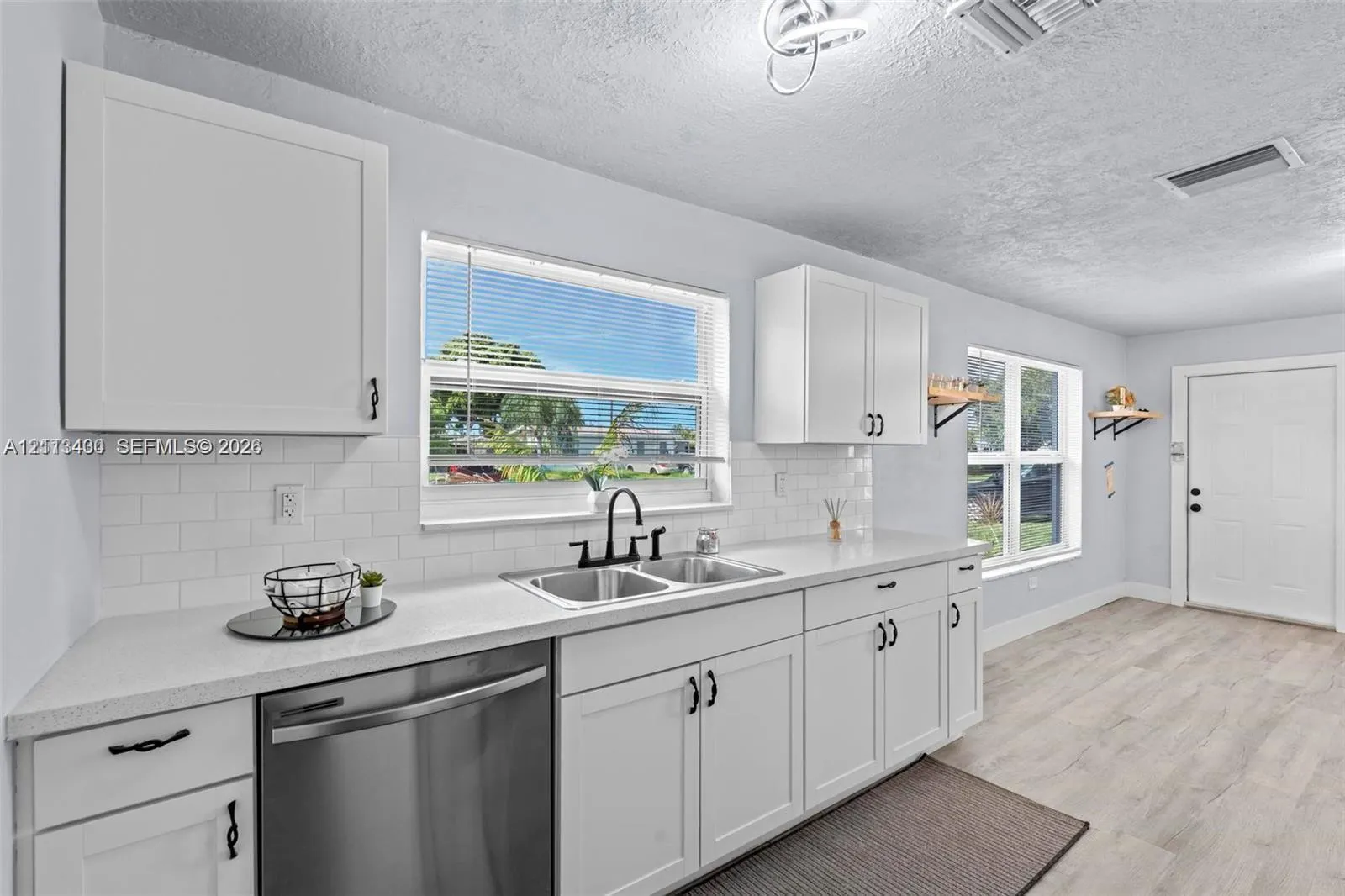 5621 SW 38th Court