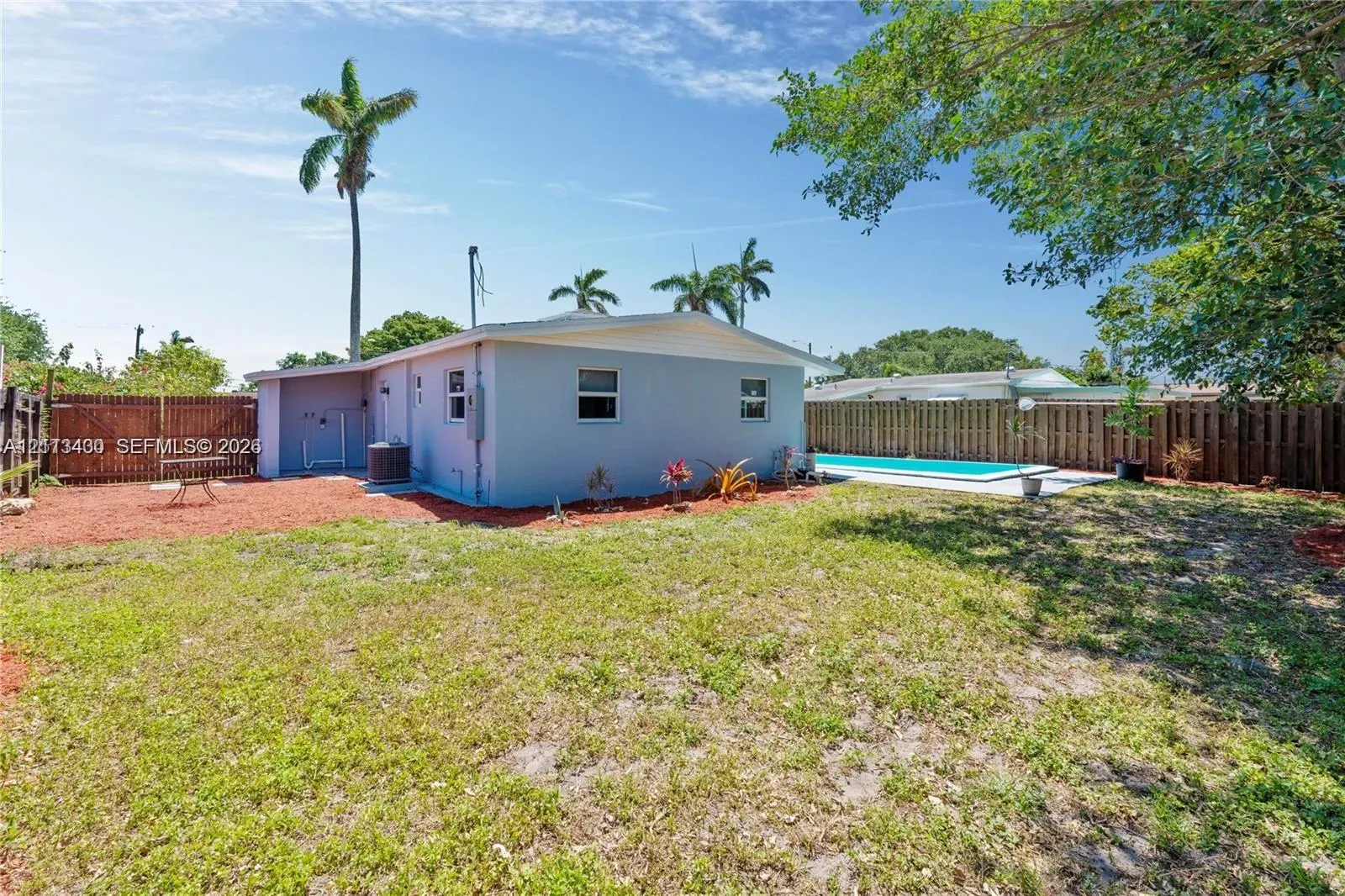 5621 SW 38th Court