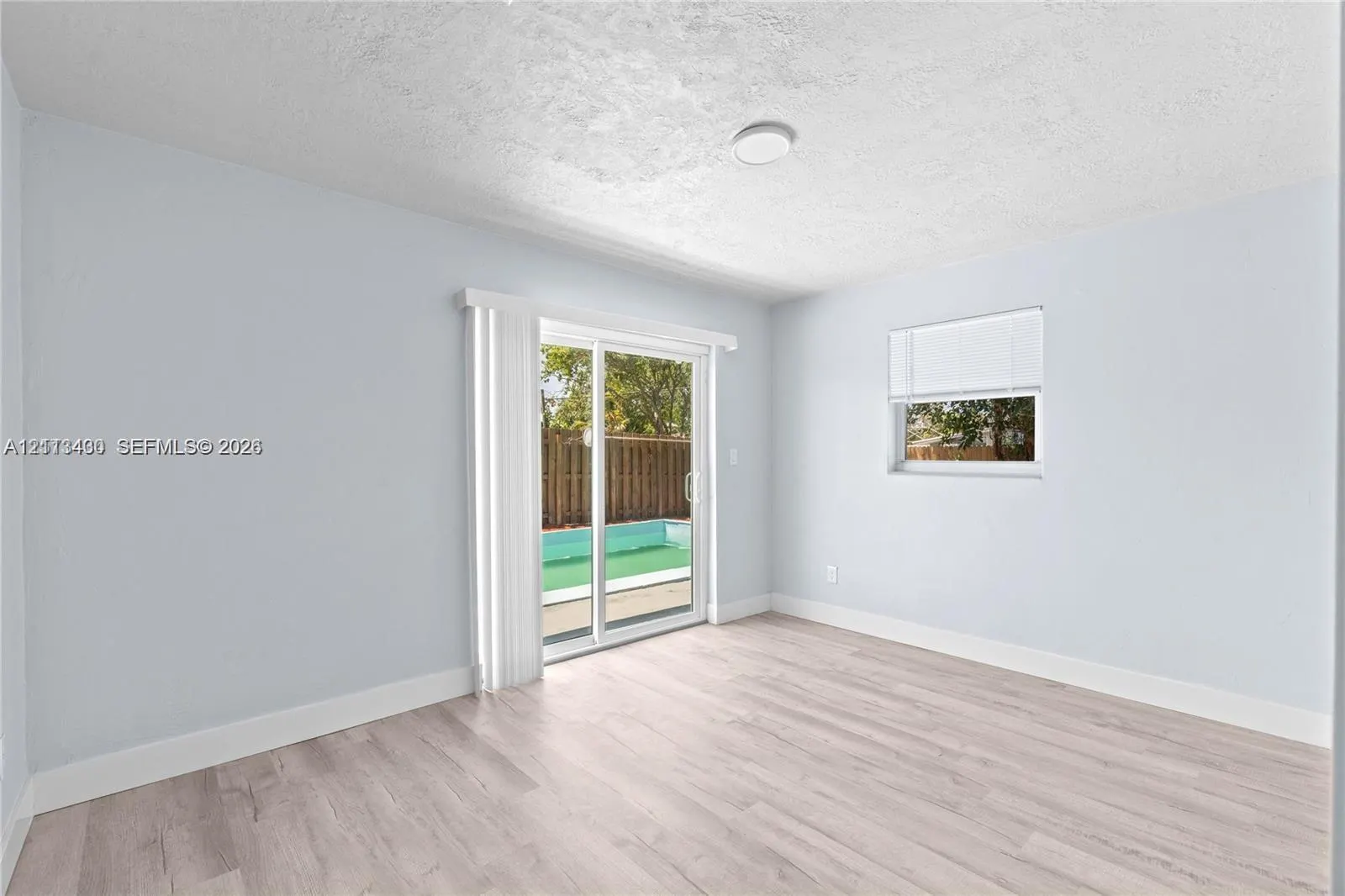 5621 SW 38th Court