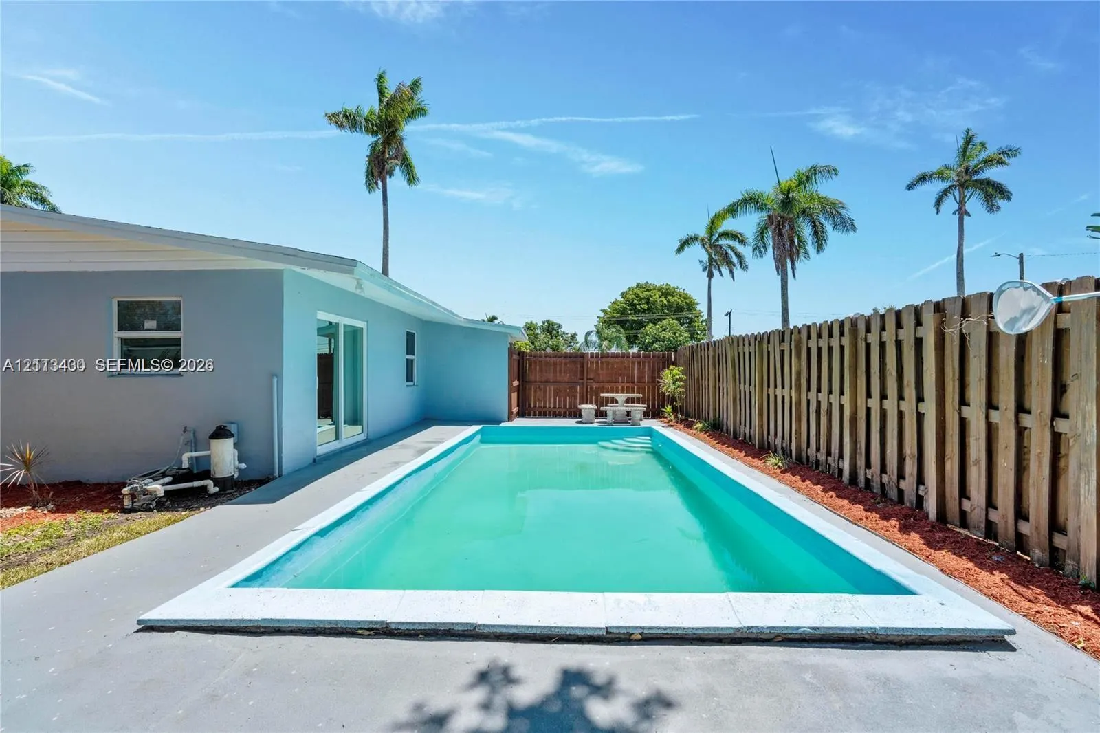 5621 SW 38th Court
