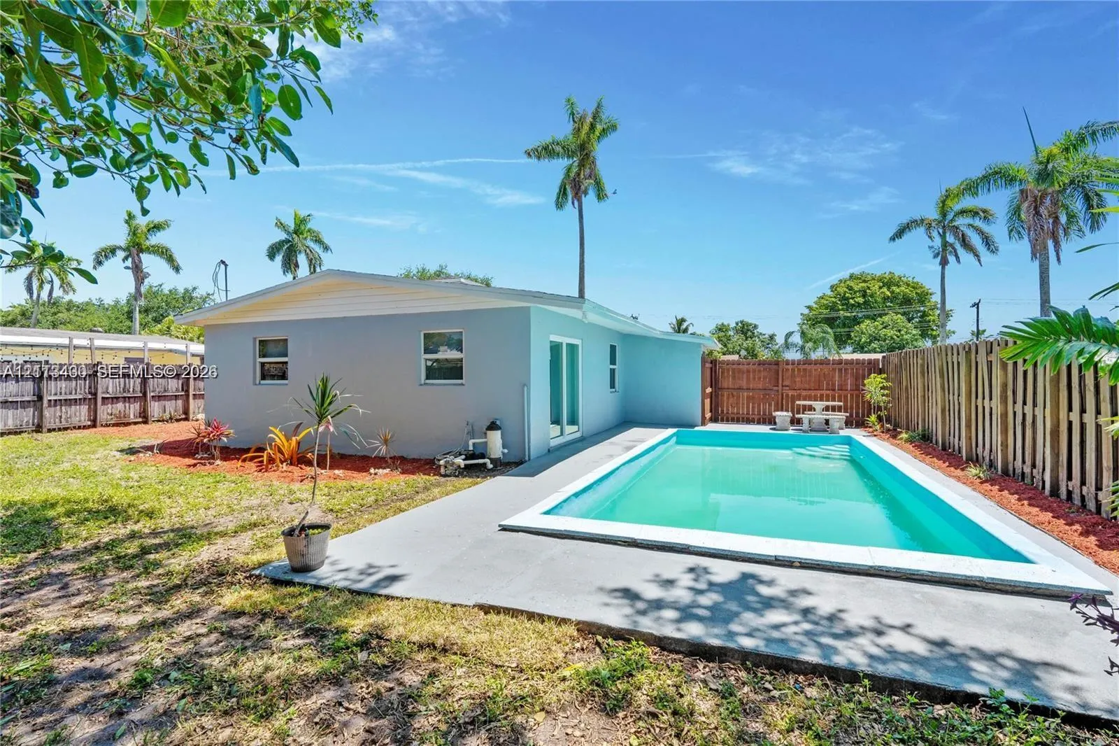 5621 SW 38th Court