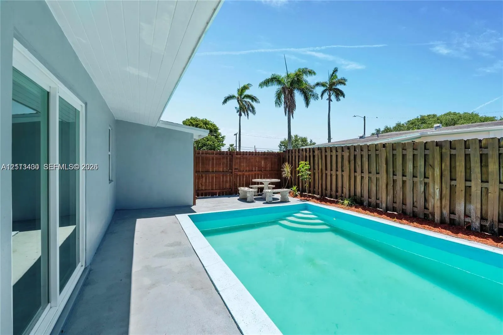 5621 SW 38th Court