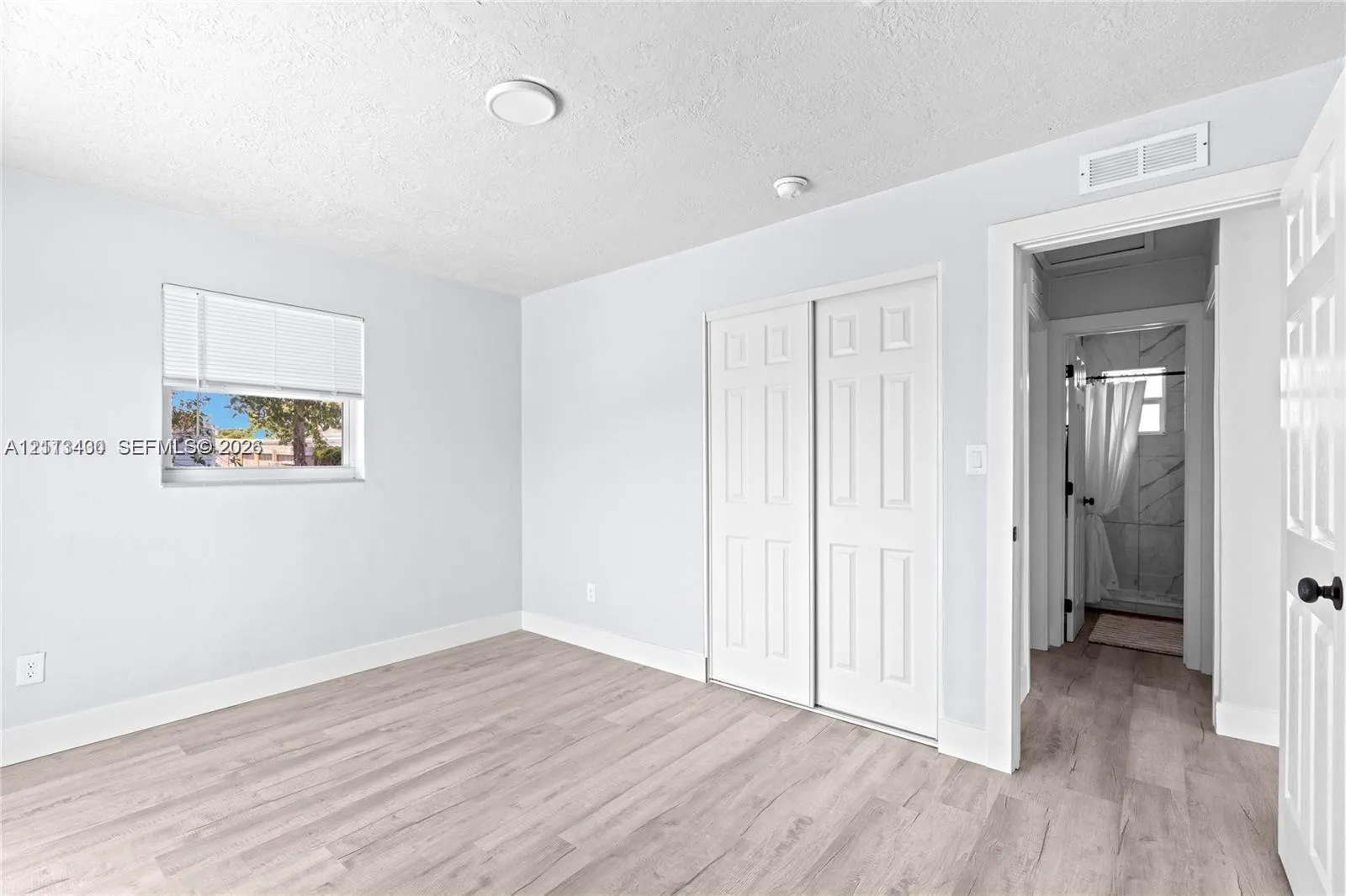5621 SW 38th Court