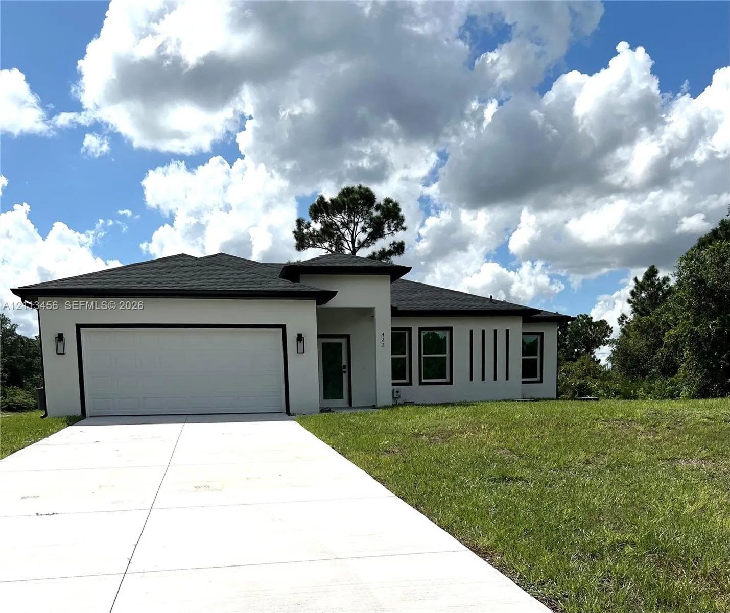 422 SE Eisenhower Boulevard
