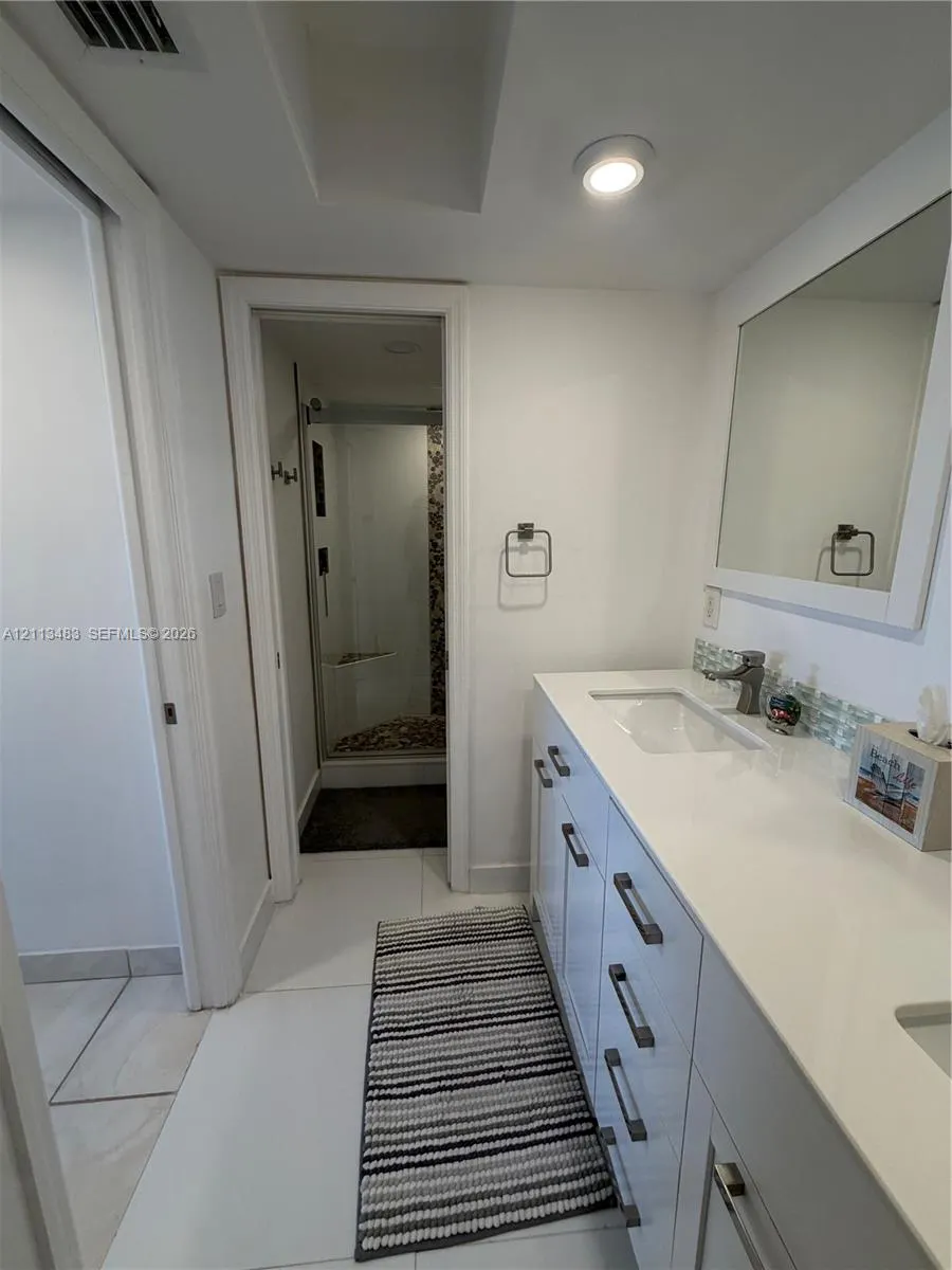 6917 Collins Avenue #711