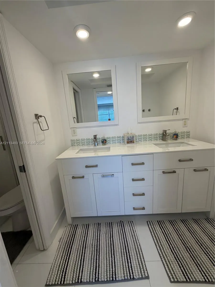 6917 Collins Avenue #711