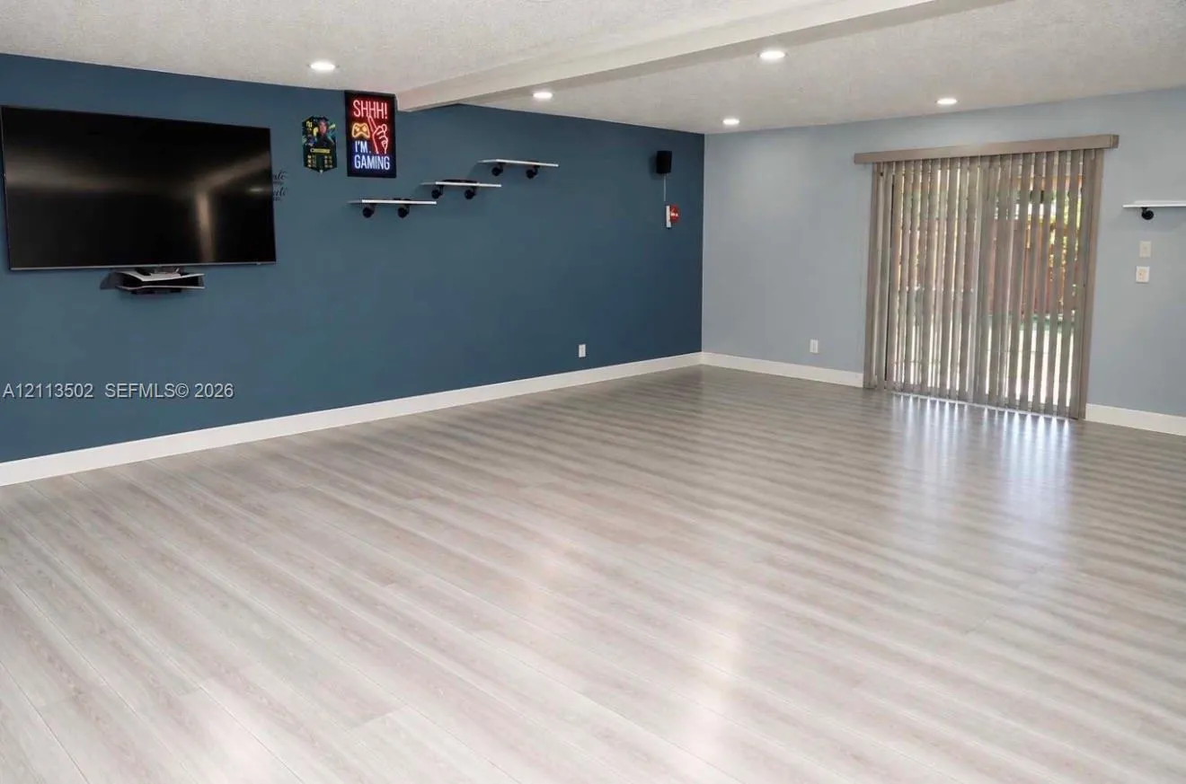4332 NW 3 Terrace