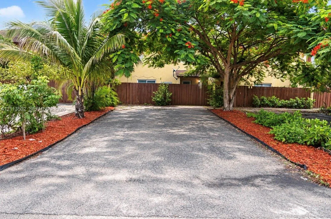 4332 NW 3 Terrace