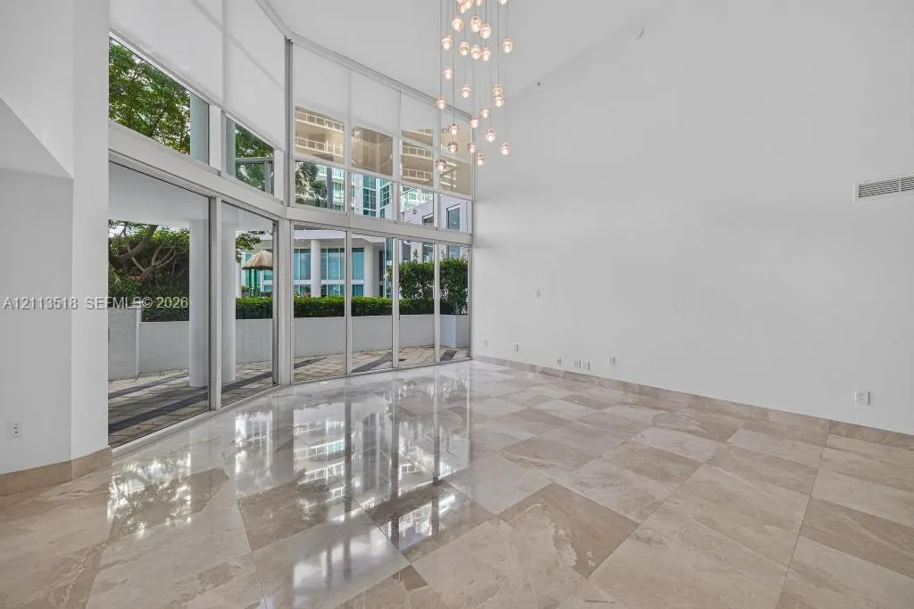 3131 NE 188th Street #1-303