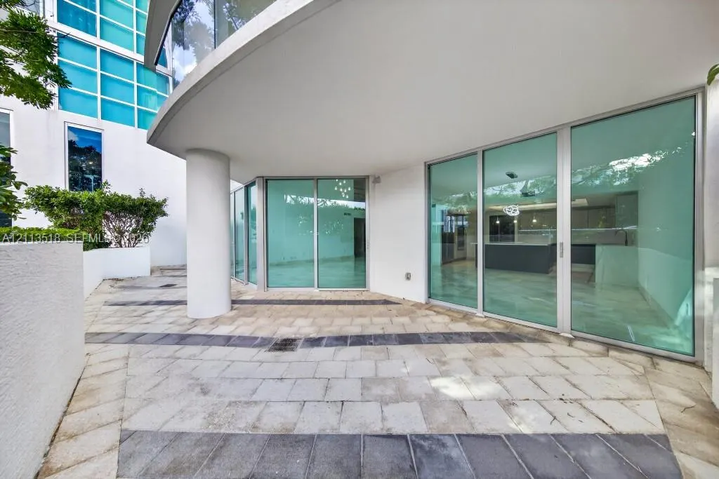 3131 NE 188th Street #1-303