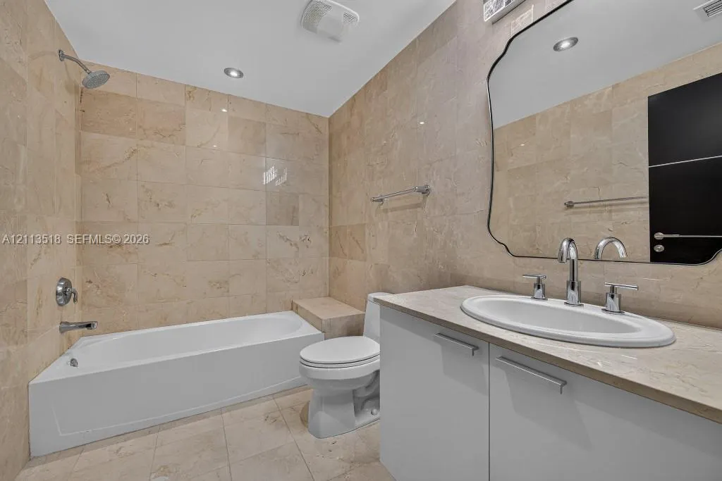 3131 NE 188th Street #1-303