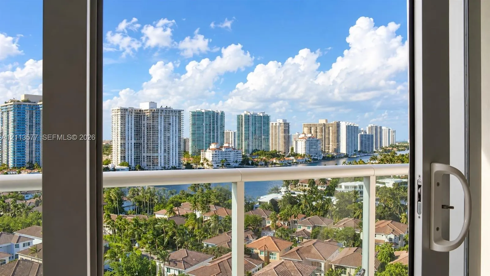 19370 Collins Avenue #1622