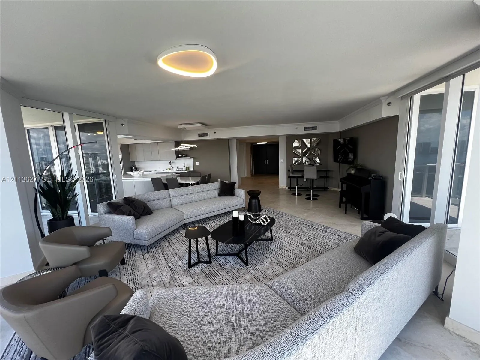 19333 Collins Avenue #2410