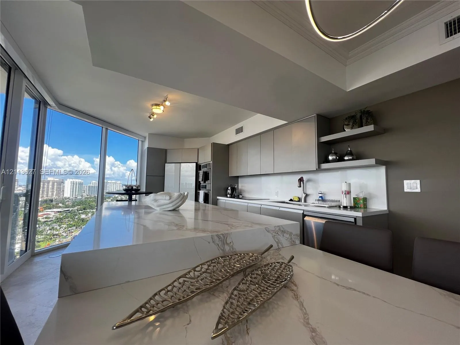 19333 Collins Avenue #2410