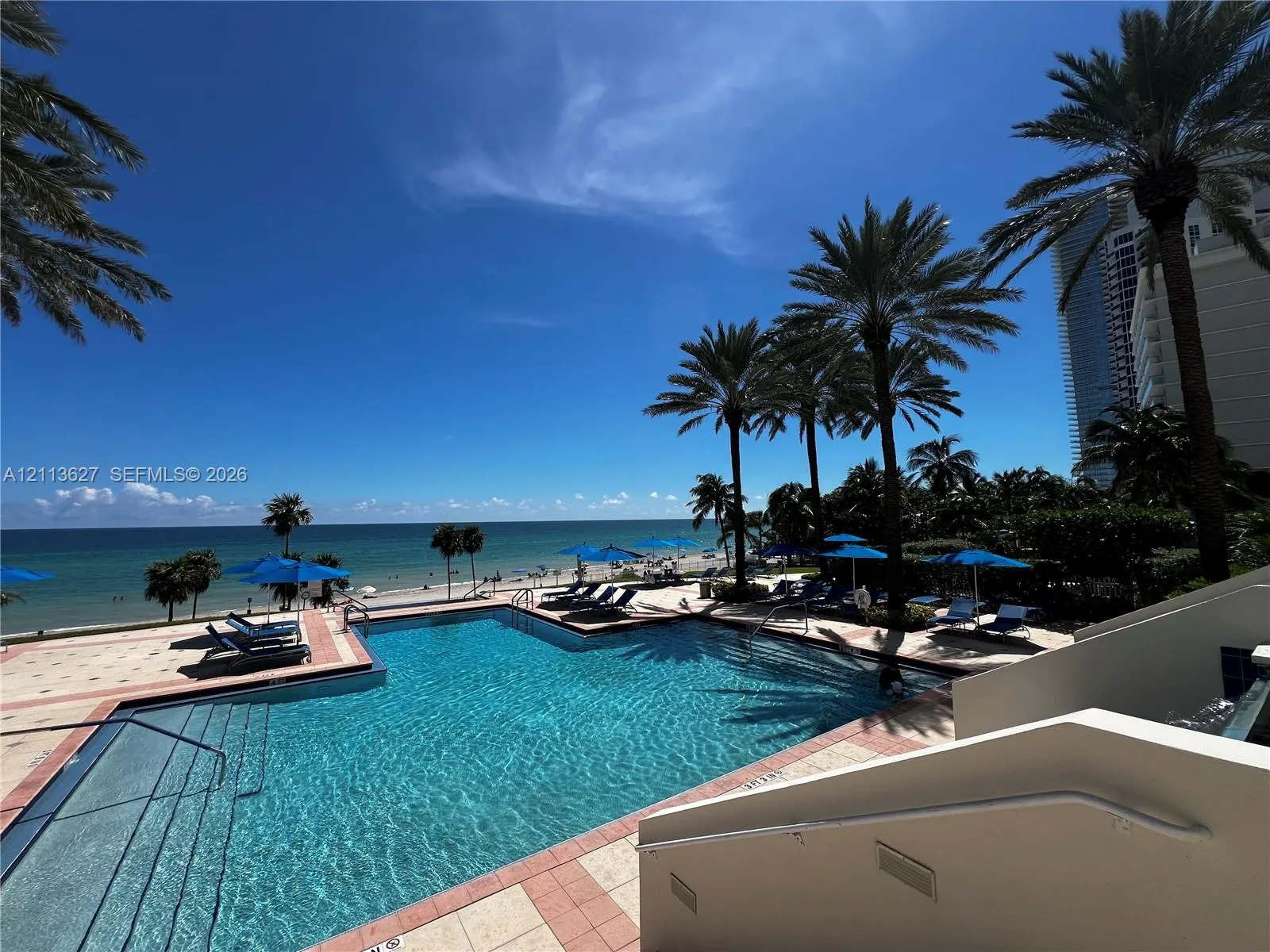 19333 Collins Avenue #2410