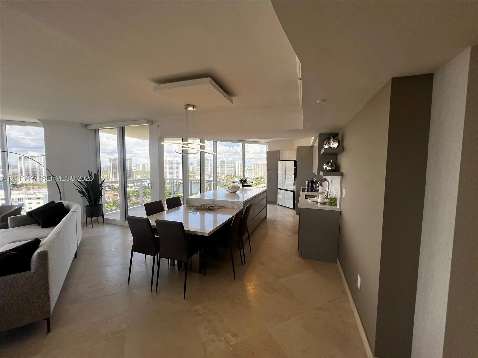 19333 Collins Avenue #2410