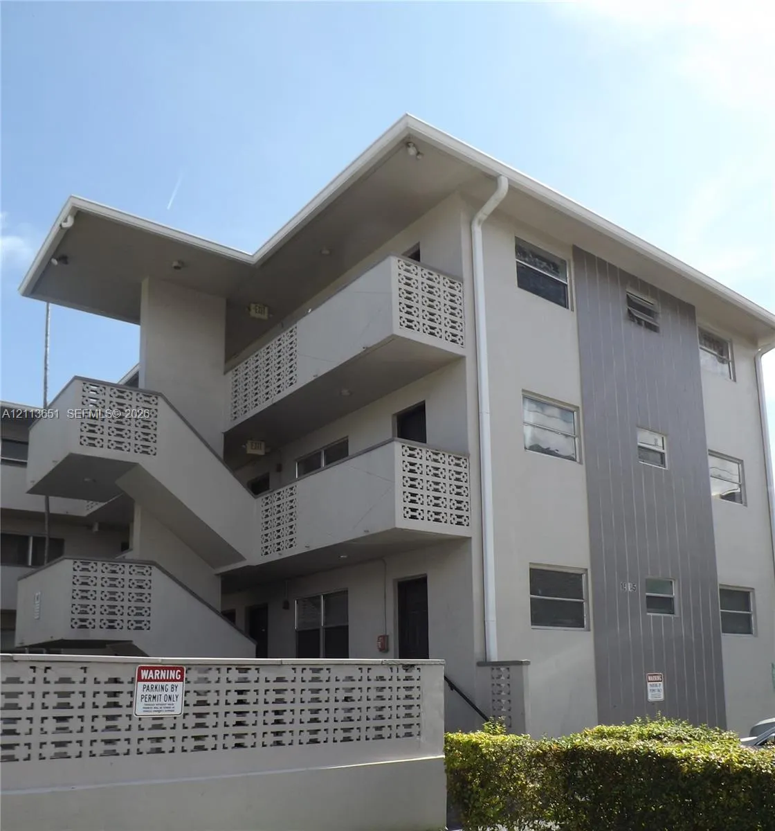 1545 NW 8th Avenue #104
