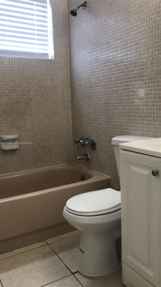 1545 NW 8th Avenue #104