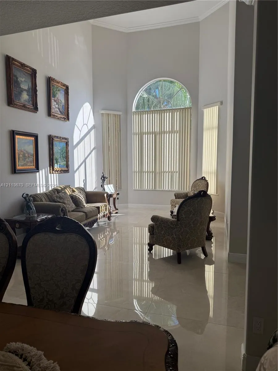 1600 W Classical Boulevard